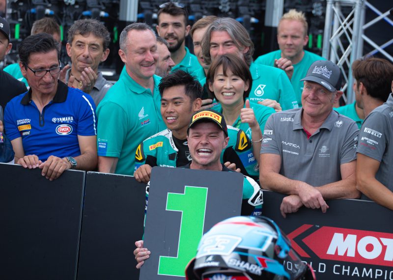 WorldSSP – Stunning first WorldSSP win for the PETRONAS MIE Racing Honda Team and Mackenzie at Most!